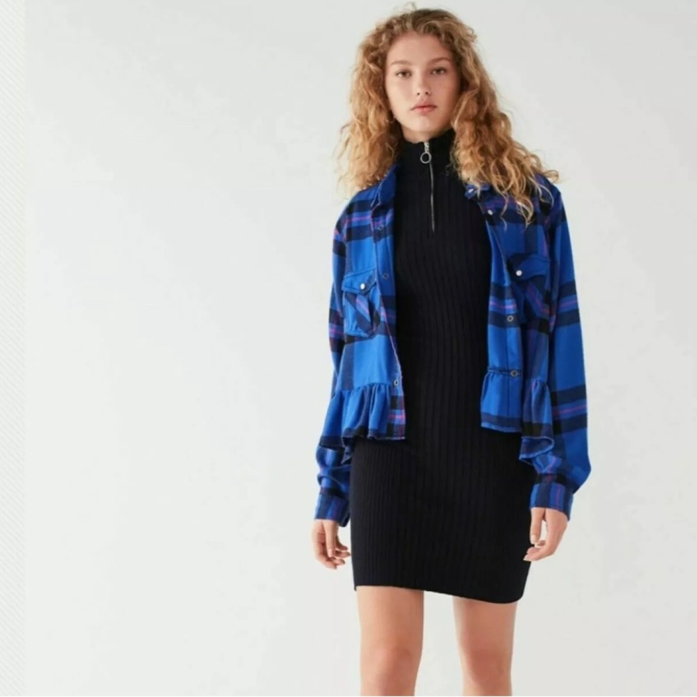 BDG urban outfitters button down peplum flannel in blue Size M